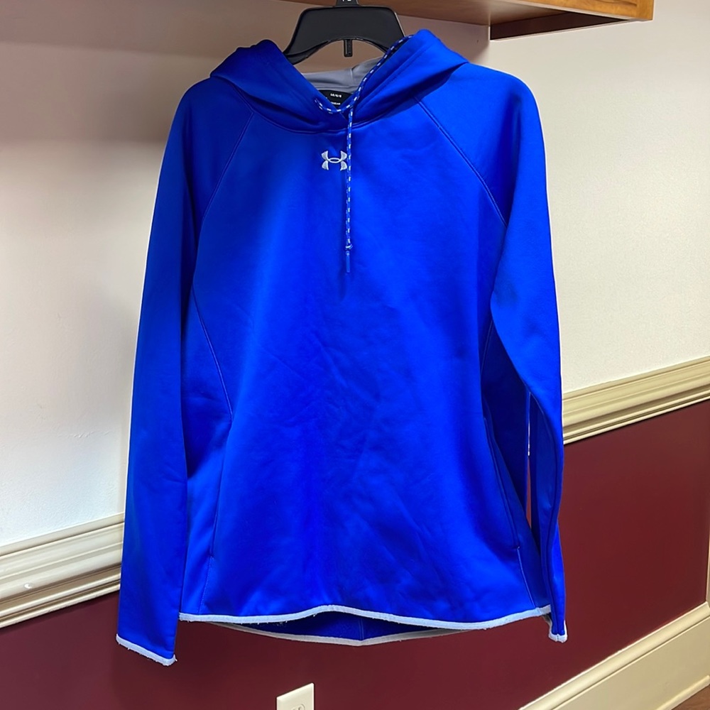 Under armour sweatshirt